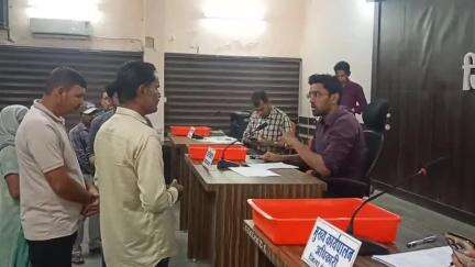 हरदा: जिला पंचायत में कलेक्टर ने जनसुनवाई में नागरिकों की समस्याएं सुनी