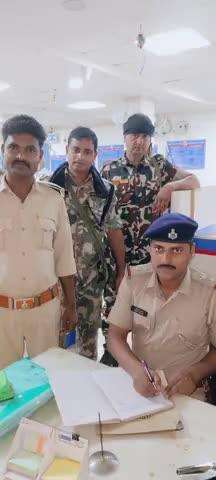 #कटिहार_पुलिस द्वारा बैंकिंग प्रतिष्ठानों /ATM में सुरक्षा-व्यवस्था सुनिश्चित करनें हेतू बैंकों की सुरक्षा जांच की जा रही है I

👉बैंक परिसर के अंदर एवं बाहर संदिग्ध पर निगरानी रखी जा रही है I