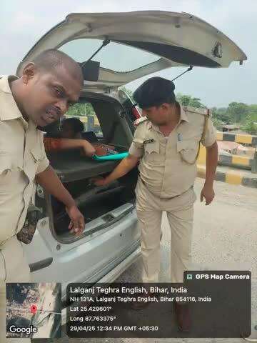 सजग, सतर्क और तत्पर  चप्पे-चप्पे पर नज़र !
.
अपराध एवं अपराधियों पर अंकुश लगाए रखने हेतु #कटिहार_पुलिस द्वारा निरंतर सघन वाहन जांच की जा रही है...