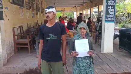 राठ: राठ क्षेत्र के औंता गाँव में दबंगों ने घर में घुसकर दंपति के साथ जमकर मारपीट की, कोतवाली में दी तहरीर