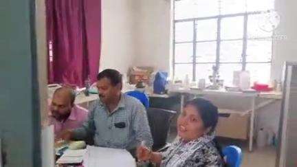 अलौली: अलौली सामुदायिक स्वास्थ्य केंद्र के लैब में टेक्नीशियन नियमित नहीं आ रहे