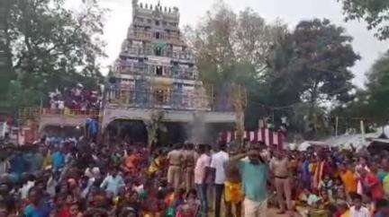 சிவகிரி: 22 ஆண்டுகளுக்குப் பிறகு நடைபெற்ற பூக்குழி திருவிழாவில் ஆயிரக்கணக்கான பொதுமக்கள் பங்கேற்பு