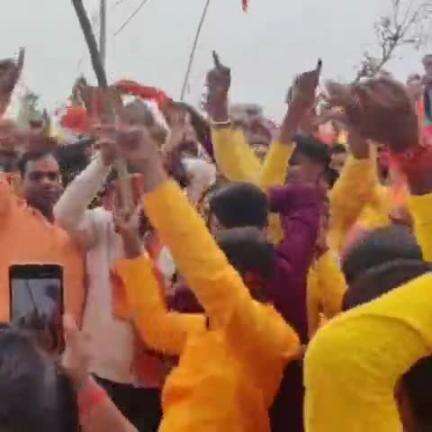 बरकागाँव: बादम में शतचंडी महायज्ञ को लेकर भव्य कलश यात्रा निकाली गई, विधायक राशन लाल चौधरी हुए शामिल