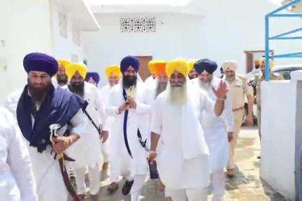 ਸ੍ਰੀ ਮੁਕਤਸਰ ਸਾਹਿਬ ਪਹੁੰਚੇ ਸ੍ਰੀ ਅਕਾਲ ਤਖਤ ਸਾਹਿਬ ਦੇ ਜਥੇਦਾਰ ਗਿਆਨੀ ਕੁਲਦੀਪ ਸਿੰਘ ਗੜਗੱਜ ਅਤੇ ਦਰਬਾਰ ਸਾਹਿਬ ਹੋਏ ਨਤਮਸਤਕ
