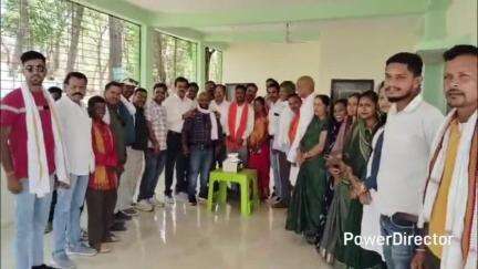 तामिया: तामिया में सांसद विवेक बंटी साहू का जन्मदिन सेवा दिवस के रूप में मनाया गया, फलों का वितरण किया गया