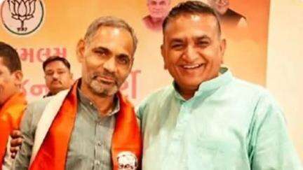 છોટાઉદેપુર: લોકસભાના સાંસદે પંચમહાલ જિલ્લા ભાજપ પ્રમુખ અને વડોદરા જિલ્લા ભાજપ પ્રમુખને અભિનંદન અને શુભકામનાઓ પાઠવી.