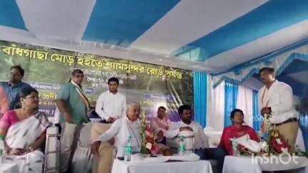 রায়না ১: রায়না ১ ও ২ ব্লকে তিনটি গুরুত্বপূর্ণ রাস্তার কাজের সূচনা করলেন পঞ্চায়েত ও গ্রামোন্নয়ন দপ্তরের মন্ত্রী প্রদীপ মজুমদার