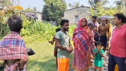 কাকদ্বীপ: বেহাল ইটের রাস্তা ক্ষুব্ধ গ্রামবাসীরা ,প্রশাসনকে বারেবারে জানিয়ে কোনসুরাহা মিলেনি হরিপুর এলাকায় #jansamasya