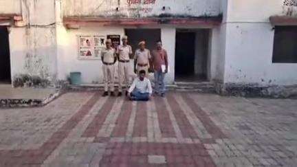 आसपुर: पुलिस ने 10 हजार के इनामी शराब तस्कर राजू मेवाड़ा को किया गिरफ्तार, आसपुर में मिली बड़ी सफलता