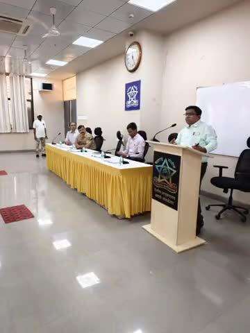 शाळकरी विद्यार्थ्यांमध्ये सायबर गुन्ह्यांच्या जनजागृती हवी यासाठी पोलीस आयुक्तालयात बैठक