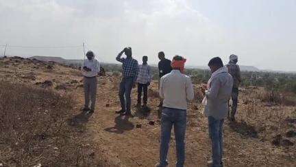 भगवानपुरा: भगवानपुरा में कॉलेज भवन निर्माण के लिए स्थान का चिन्हांकन करने पहुंचे सर्वेयर