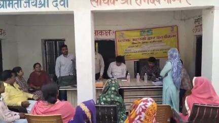 तरबगंज: वजीरगंज के भगोहर में 'ब्लॉक आपके द्वार' कार्यक्रम का आयोजन, समस्याओं के निस्तारण पर दिया गया बल
