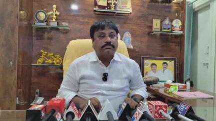డిజిటల్ లైబ్రరీకి ఆర్డిటి చలువ 
గ్రామీణ గ్రంథాలయాలకు సపోర్ట్  గ్రంధాలయ మాజీ అధ్యక్షులు జిరాయతి గౌస్మోదిన్