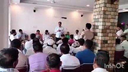 चकराता: विकासनगर के एक होटल में संविधान बचाओ रैली को लेकर पूर्व नेता प्रतिपक्ष प्रीतम सिंह ने कार्यकर्ताओं की बैठक ली