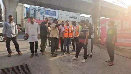 ఇబ్రహీంపట్నం: న్యూ గడ్డి గన్నారం కాలనీలో వరదనీటి కాలువ నిర్మాణ పనులను పరిశీలించిన కార్పొరేటర్ బద్దం ప్రేమ్ మహేశ్వర్ రెడ్డి