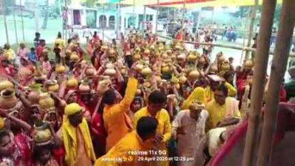 खड़गपुर: कठना गांव में श्री श्री 108 श्रीमद् विष्णु पुराण कथा के लिए कलश शोभायात्रा निकाली गई, जय श्री राम के नारे गूंजते रहे