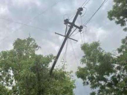 फरसाबहार: अंकिरा क्षेत्र में बिजली की आंख मिचौली से शादी घरों में ग्रामीण हो रहे परेशान