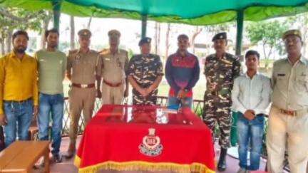 निचलौल: भारत-नेपाल के खुले बॉर्डर क्षेत्र ठूठीबारी की संवेदनशीलता को देखते हुए महत्वपूर्ण बैठक संपन्न हुई