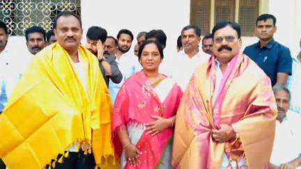 కష్టపడి పని చేసే ప్రతి కార్యకర్తకు టిడిపి పార్టీ గుర్తింపు ఇస్తుంది వెంకటాపురంలో కార్యకర్తల సమావేశంలో MLA పరిటాల సునీత