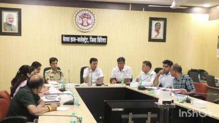 त्योंदा: कलेक्टर ने जिले के वन क्षेत्रों में अवैध कटाई और उत्खनन रोकने के लिए अधिकारियों को निर्देश दिए