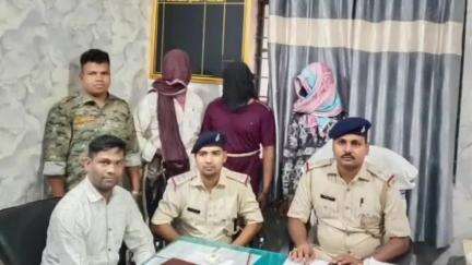 कांके: पिठोरिया थाना क्षेत्र में बाइक चोरी के आरोप में तीन लोग गिरफ्तार