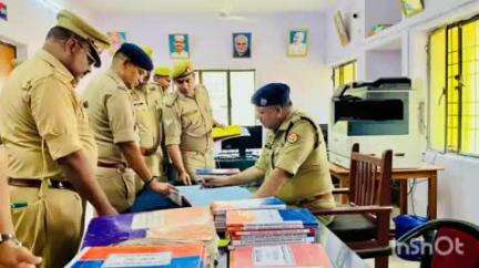 नानपारा: रिसिया थाने का एसपी ने किया वार्षिक निरीक्षण, दिए आवश्यक दिशा-निर्देश