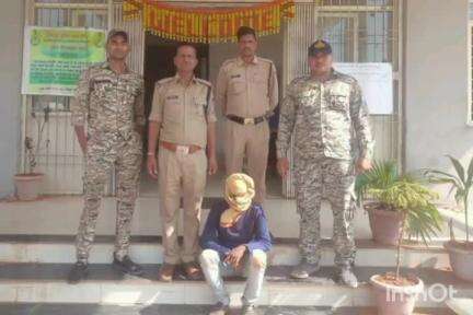कोलारस: मोहर सरकार मंदिर के पास पुलिस ने तेंदुआ पुलिस ने 315 बोर के कट्टे के साथ एक युवक को किया गिरफ्तार