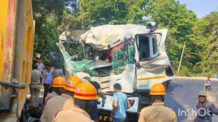 ಯಲ್ಲಾಪುರ: ಅರಬೈಲ್ ಘಟ್ಟದಲ್ಲಿ ಟ್ಯಾಂಕರ್-ಲಾರಿ ಮಧ್ಯೆ ಡಿಕ್ಕಿ, ಚಾಲಕರಿಗೆ ಗಾಯ