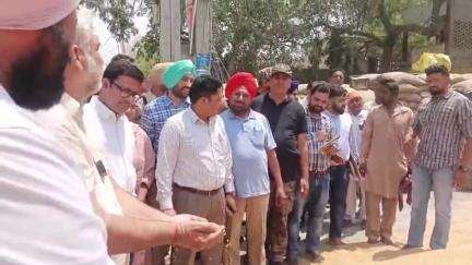 ਦਾਣਾ ਮੰਡੀ ਵਿਖੇ ਕੈਬਨਿਟ ਮੰਤਰੀ ਲਾਲ ਚੰਦ ਕਟਾਰੂਚੱਕ ਨੇ ਕਣਕ ਦੇ ਖਰੀਦ ਪ੍ਰਬੰਧਾਂ ਦਾ ਲਿਆ ਜਾਇਜ਼ਾ