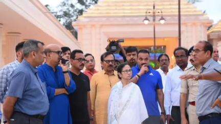 বেলডাঙা ১: দীঘায় মুখ্যমন্ত্রীর  জগন্নাথ মন্দির উদ্বোধনের আগেই  বেলডাঙ্গা শহর মাতলো উৎসবে