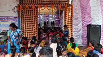 সিউড়ি ১: কেঁন্দুয়া দাস পাড়াতে প্রত্যেক বছরের ন্যায় এ বছরও শীতলা পুজোর আয়োজন করা হয়েছে, এবছর তাদের একশ বছর পূর্তি
