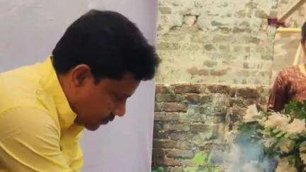 কাঁথি ১: বিরামপুট কলোনি পঞ্চায়েত সদস্যের  মাতৃদেবী স্বর্গীয়া ছবিরানী ঘোড়াইর শ্রাদ্ধানুষ্ঠানে আজ উপস্থিত সভাধিপতি উত্তম বারিক
