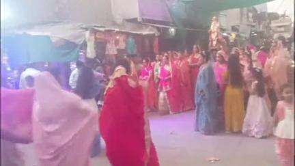 बाजना: सरवन में धूमधाम से मनाया गया गणगौर उत्सव, माहेश्वरी और राठौड़ तेली समाज ने निकाली शोभायात्रा