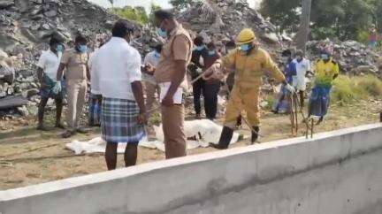 தலைவாசல் வடக்கு காடு பகுதி விவசாய கிணற்றில் அழுகை நிலையில் அடையாளம் தெரியாத ஆண் சடலம் மீட்பு விசாரணை