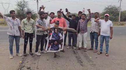 સાવલી: ક્ષત્રિય સમાજ દ્વારા સમાજવાદી પાર્ટીના સાંસદે વીર સાંગા વિરુદ્ધ કરેલ કથિત અભદ્ર ટિપ્પણીનો વિરોધ, મામલતદારને આવેદન અપાયું
