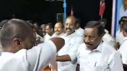 திருச்சுழி: சாலை மரைக்குளம் பகுதியில் அதிமுக கிழக்கு மாவட்டம் சார்பில்பூத் கமிட்டி நிர்வாகிகள் நியமனம் செய்தால் தொடர்பான கால ஆய்வு மற்றும் ஆலோசனை கூட்டம்