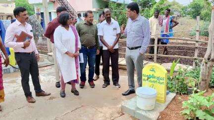 ಕೊರಟಗೆರೆ: ಕಾಮೇನಹಳ್ಳಿಗೆ ಜಿ.ಪಂ ಸಿಇಒ ದಿಢೀರ್‌ ಭೇಟಿ, ನರೇಗಾ, ಜಲ ಜೀವನ್‌ ಮಿಷನ್‌ ಕಾಮಗಾರಿ ಪರಿಶೀಲನೆ