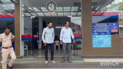 മൂവാറ്റുപുഴ: പ്രായപൂർത്തിയാകാത്ത പെൺകുട്ടിയെ പീഡിപ്പിച്ച കേസിലെ പ്രതിയെ വിദേശത്ത് നിന്ന് മൂവാറ്റുപുഴ പോലീസ് പിടികൂടി നാട്ടിലെത്തിച്ചു