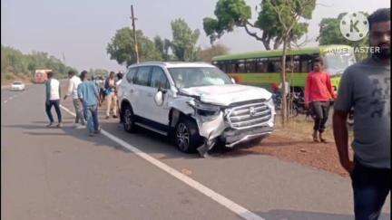 ಕಿತ್ತೂರು: ಪಟ್ಟಣ ಹೊರವಲಯದಲ್ಲಿ ಶಾಸಕ ರಾಜು ಕಾಗೆ ಸಹೋದರನ ಪುತ್ರನ ಕಾರು ಅಪಘಾತ, ಬೈಕ್ ಸವಾರ ಸಾವು