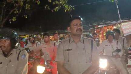 नईगढ़ी: थाना प्रभारी जगदीश सिंह ठाकुर ने अष्टभुजा धाम माता मंदिर का दौरा कर लिया व्यवस्थाओं का जायजा