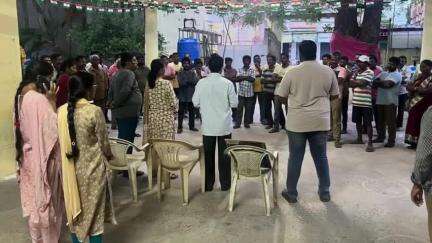 తుని మున్సిపాలిటీలో తెల్లవారుజామున నాలుగు గంటలకు చైర్పర్సన్ ప్రత్యక్షం అధికారులు ఉరుకులు పరుగులు