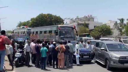 ગાંધીધામ: આદિપુરના ટાગોર રોડ પર ફરી એક વખત અકસ્માત સર્જાયો