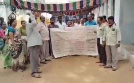 ఉరవకొండ: ప్రతి ఒక్కరూ దోమతెరలు వాడాలి-చిన్న ముష్టూరు లో మలేరియా సబ్ యూనిట్ ఆఫీసర్ కోదండరామిరెడ్డి