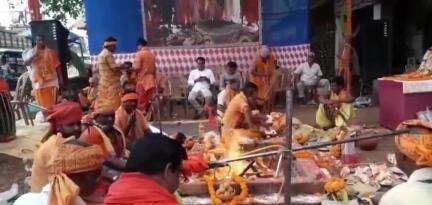 গড়বেতা ৩: দীঘা জগন্নাথ মন্দিরে মুখ্যমন্ত্রী মমতা বন্দ্যোপাধ্যায়ের তৃণমূল কংগ্রেসের পক্ষ থেকে চন্দ্রকোনা রোড এর যজ্ঞের আয়োজন