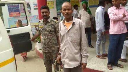 मरकच्चो: मरकच्चो पुलिस ने दो साल से फरार अभियुक्त को गिरफ्तार कर भेजा कोडरमा जेल