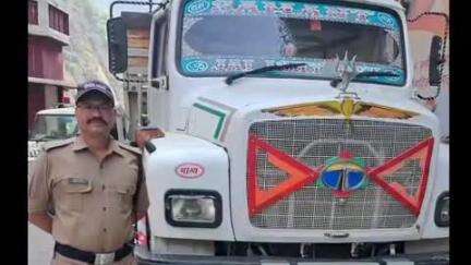 पिथौरागढ़: खनन माफियाओं पर जनपद पुलिस की सख्त कार्रवाई, 7 टिप्पर और पिकअप वाहन किए गए सीज