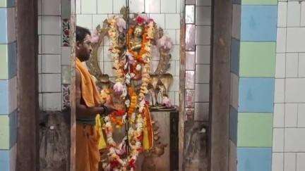 କବିସୂର୍ଯ୍ୟନଗର: କେ. ବରିଡା ସ୍ଥିତ ଶ୍ରୀ ଶ୍ରୀ ଅମରେଶ୍ୱର ଏବଂ ପାଇକପଡା ସ୍ଥିତ ଶ୍ରୀ ଶ୍ରୀ ବଟେଶ୍ୱରଙ୍କ ପିଠରେ ବିଶ୍ଵଶାନ୍ତି ମହାଯଜ୍ଞ  ପାଇଁ କଳସ ଯାତ୍ରା