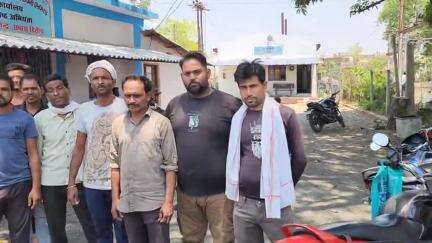 छपारा: छपारा नगर परिषद के शिवाजी वार्ड में बिजली बंद होने से लोग परेशान. विद्युत वितरण केंद्र पहुंचकर जताया विरोध #Jansamasy