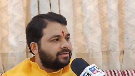 माळशिरस: शेतकरी संघटनेच्या सर्व नेत्यांनी एकत्र आले पाहिजे अशी माझी भूमिका आहे: शेतकरी नेते रविकांत तुपकर