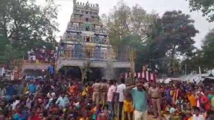 சிவகிரி: வாசுதேவநல்லூர் மாரியம்மன் ஆலய பூக்குழி திருவிழாவில் தவறி விழுந்து காயமடைந்தவர் திருநெல்வேலி GHல் அனுமதி